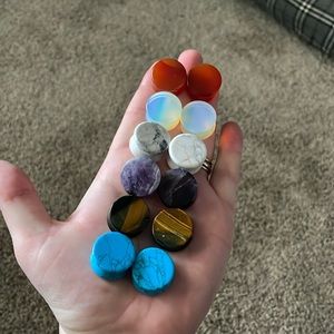 🗿6 pairs of 3/4” stone plugs